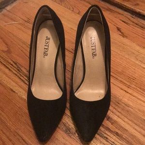 Never WORN black pump